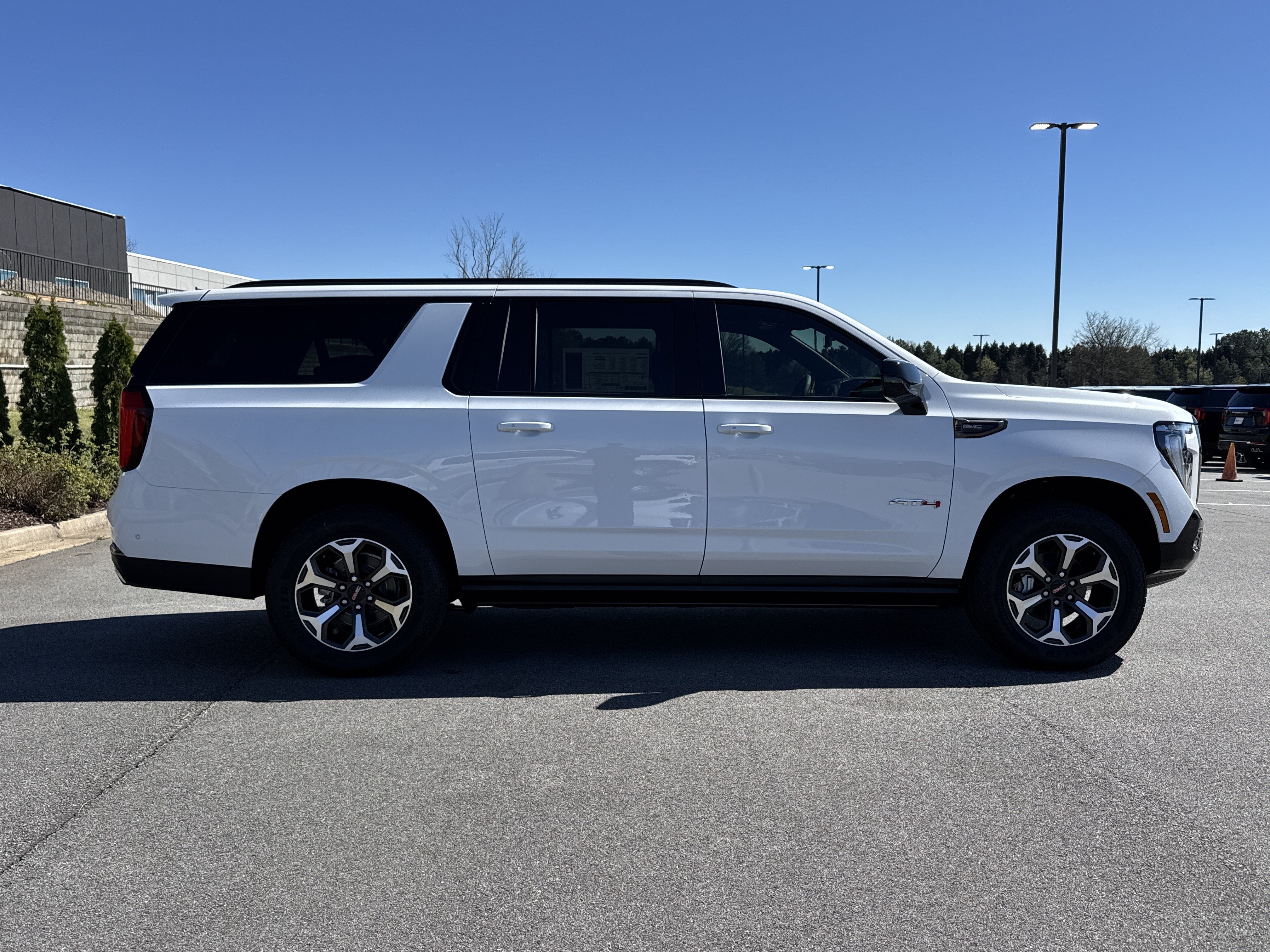 New 2026 GMC Yukon XL AT4 Ultimate AWD/4WD image 11