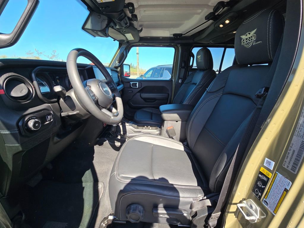 Used 2025 Jeep Wrangler Unlimited Rubicon image 16