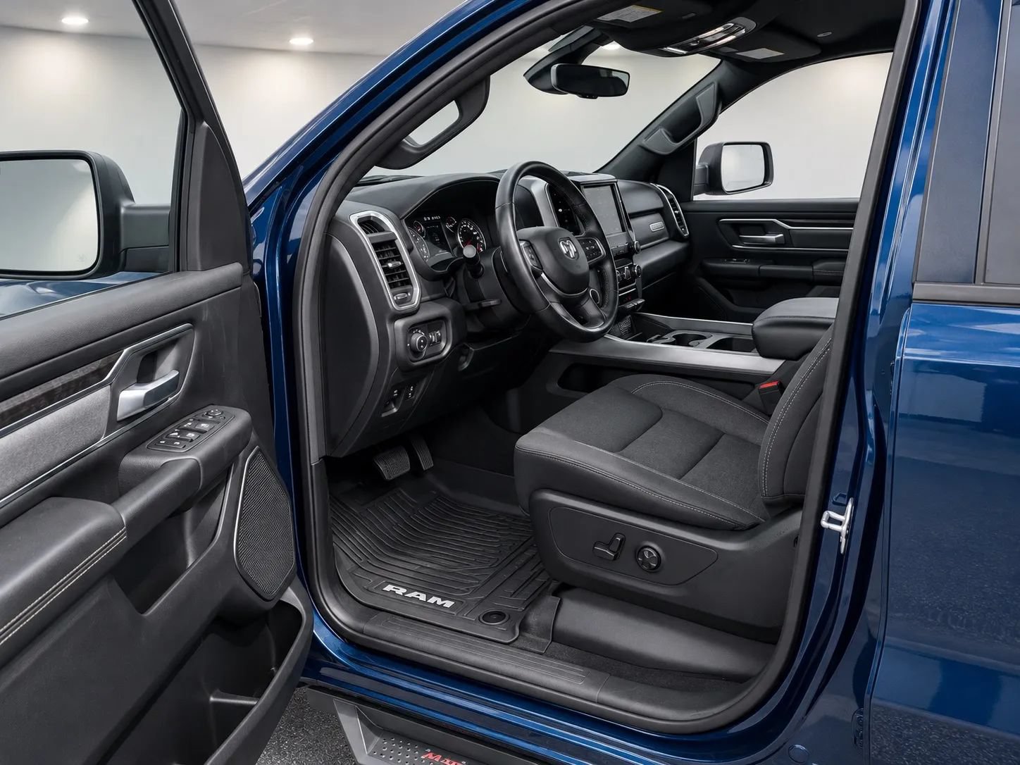 Used 2019 RAM 1500 Big Horn AWD/4WD image 7