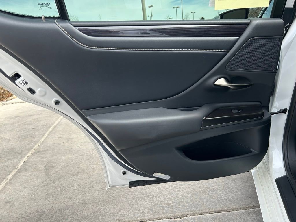 Used 2019 Lexus ES 350 350 w/ Premium Package image 26