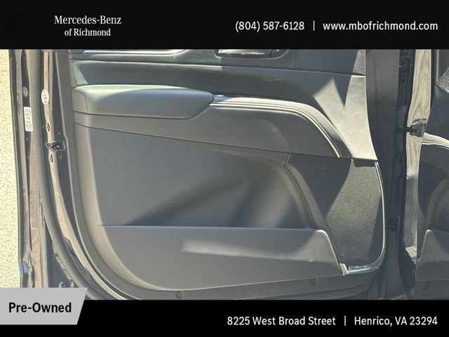 Used 2024 Cadillac Escalade ESV Premium Luxury AWD/4WD image 12