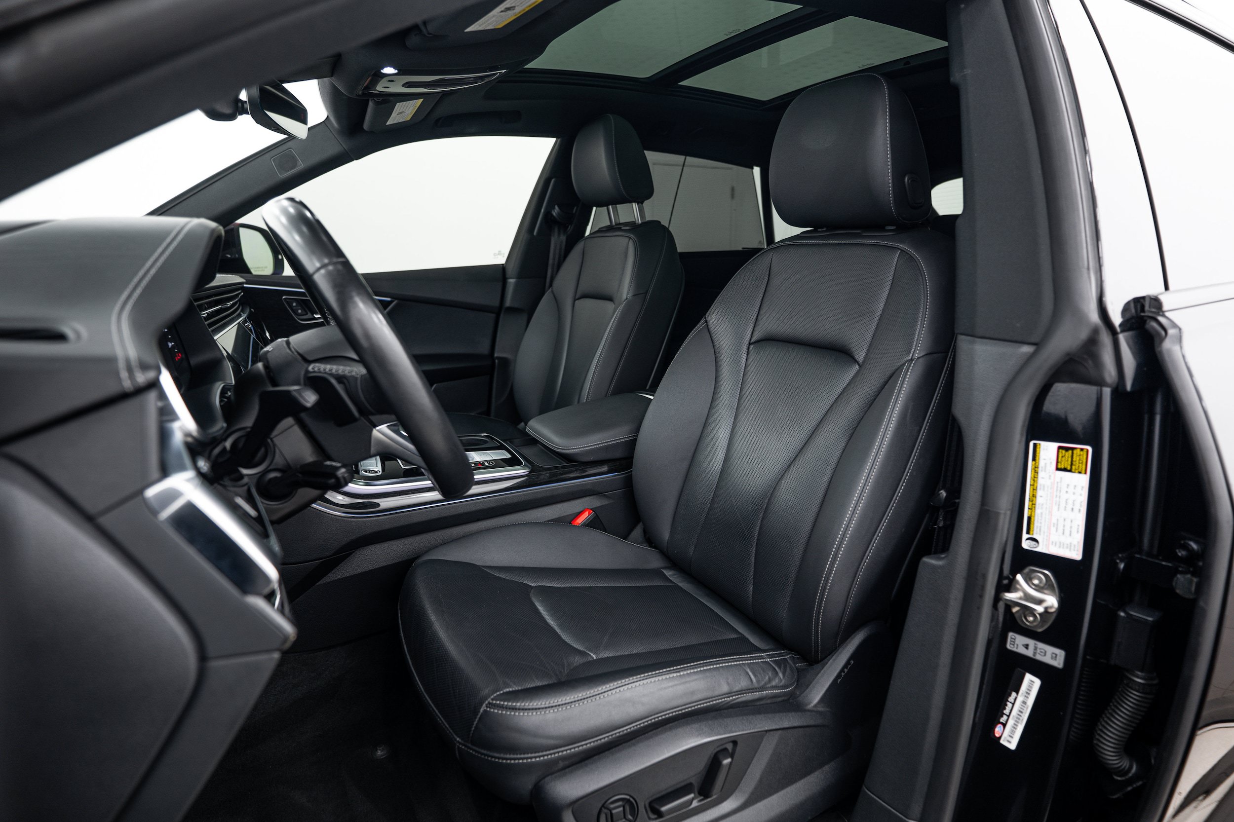 Used 2021 Audi Q8 Prestige AWD/4WD image 15