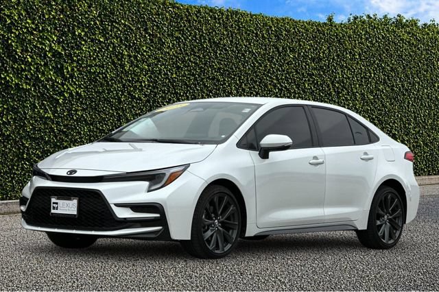 Used 2025 Toyota Corolla SE FWD image 9