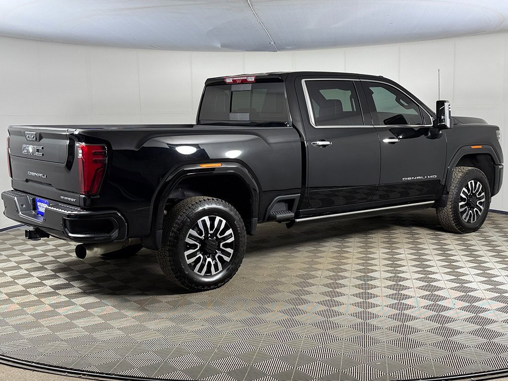 Used 2024 GMC Sierra 3500 Denali Ultimate image 16