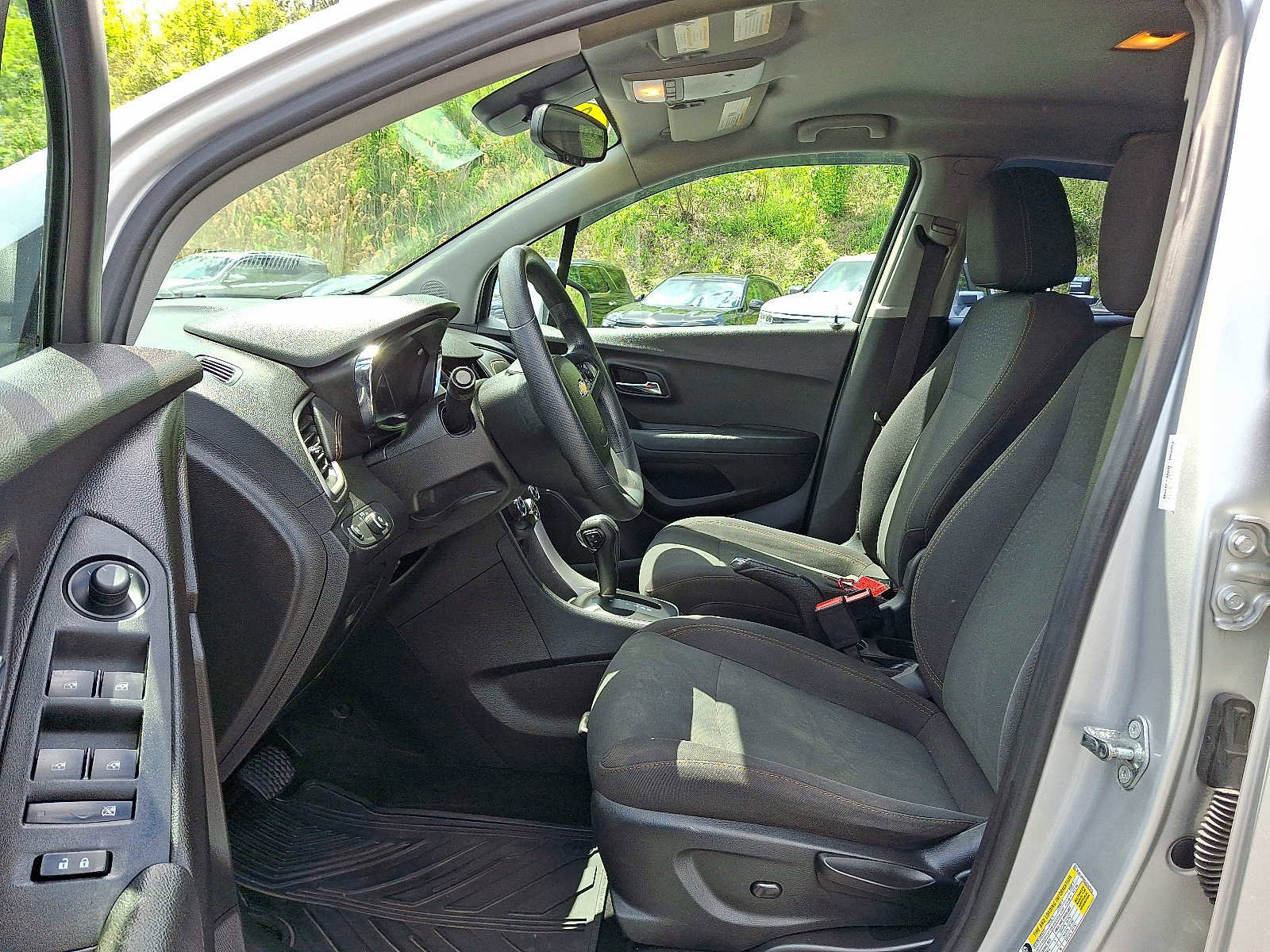 Used 2018 Chevrolet Trax LS w/ LPO, Protection Package AWD/4WD image 13