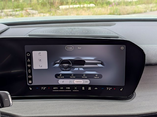 New 2026 Audi Q3 quattro 2.0T AWD/4WD image 25