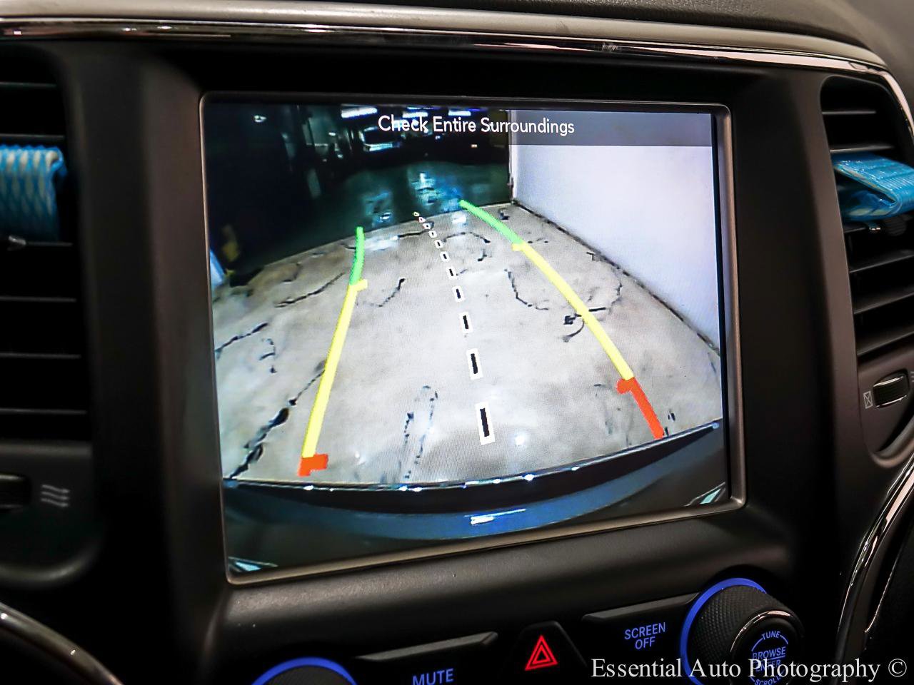 Used 2018 Jeep Grand Cherokee Overland AWD/4WD image 22