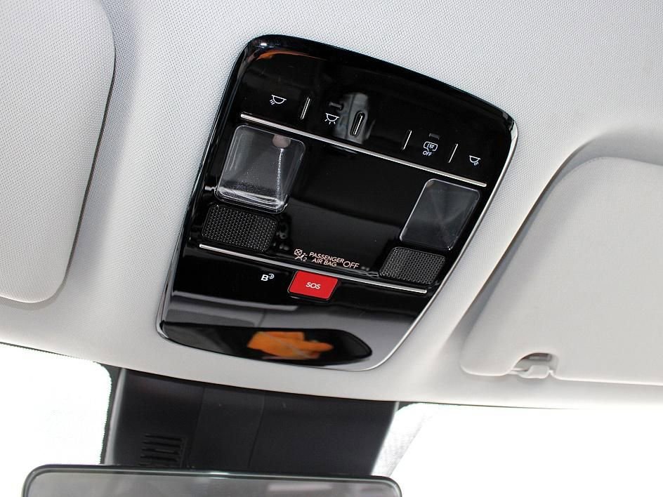 Used 2025 Hyundai Santa Fe SEL FWD image 37