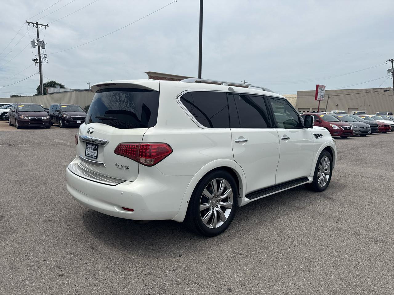 Used 2011 INFINITI QX56 4WD w/ Deluxe Touring Pkg image 6