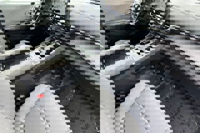 Used 2025 Toyota Sienna XLE w/ XLE Plus Package image 19