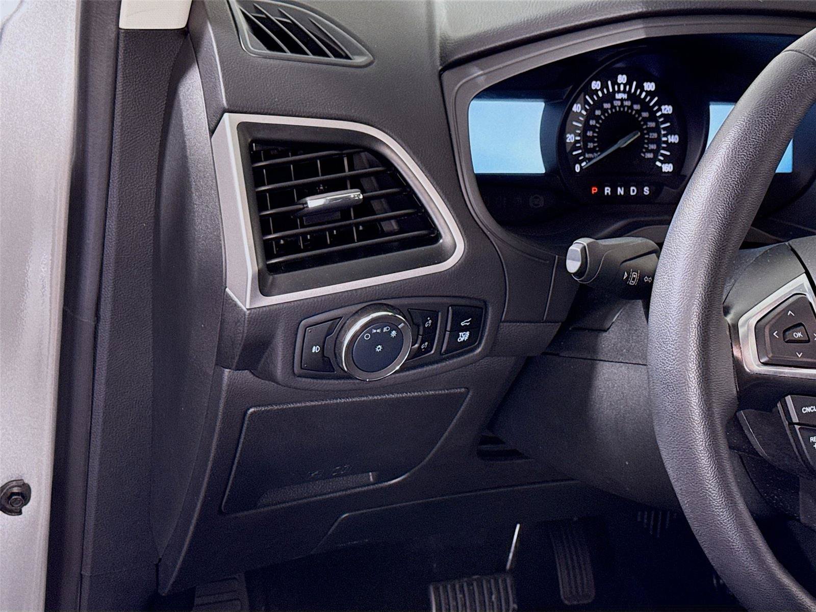 Used 2024 Ford Edge SEL w/ Convenience Package AWD/4WD image 4