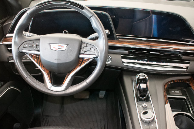 Used 2024 Cadillac Escalade Premium Luxury w/ LPO, Floor Liner Package AWD/4WD image 18