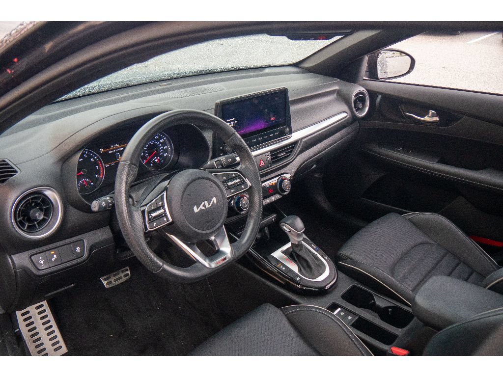 Used 2023 Kia Forte GT-Line w/ GT-Line Premium Package FWD image 13
