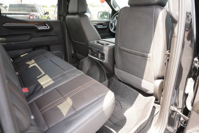 Used 2022 Chevrolet Silverado 1500 High Country w/ High Country Premium Package AWD/4WD image 15