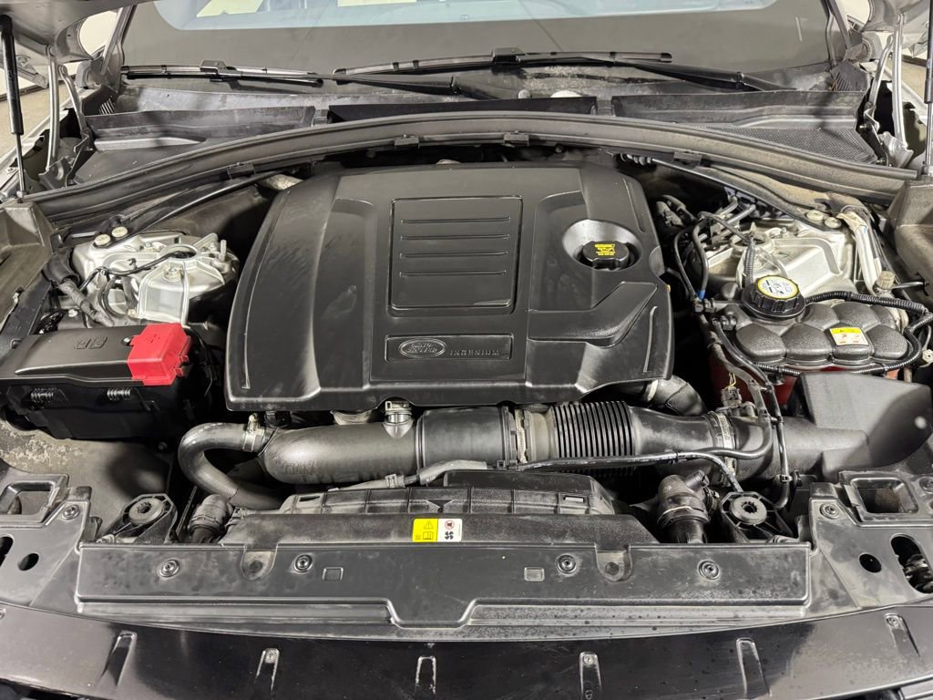Used 2019 Land Rover Range Rover Velar R-Dynamic SE image 32
