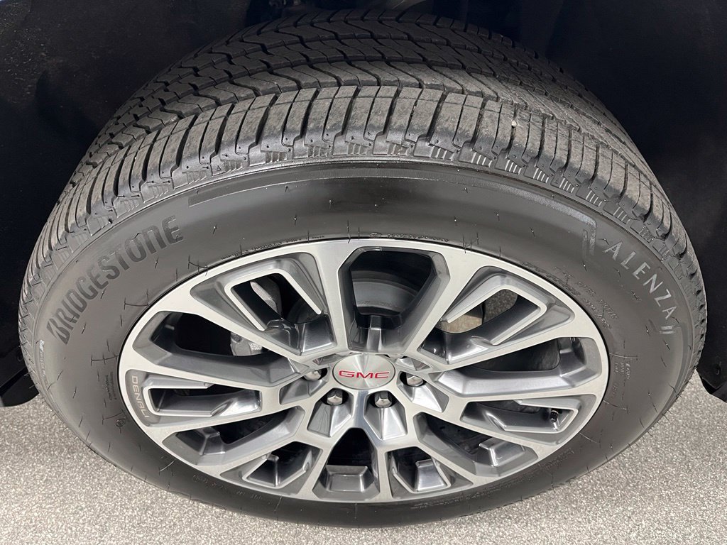 Used 2026 GMC Yukon Denali w/ Sun & Power Step Package AWD/4WD image 18