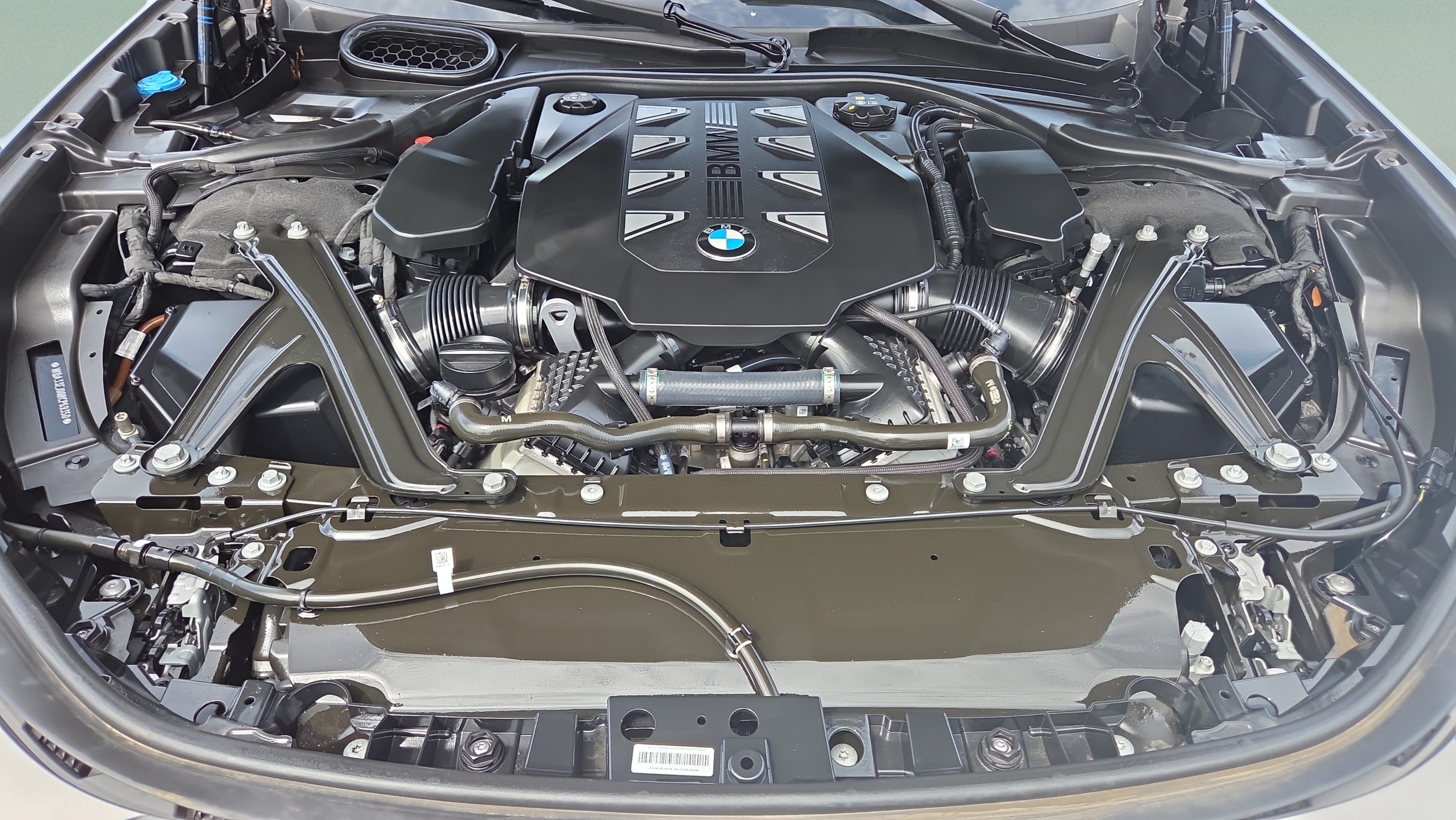 Certified 2024 BMW 760i xDrive w/ Executive Package AWD/4WD image 18