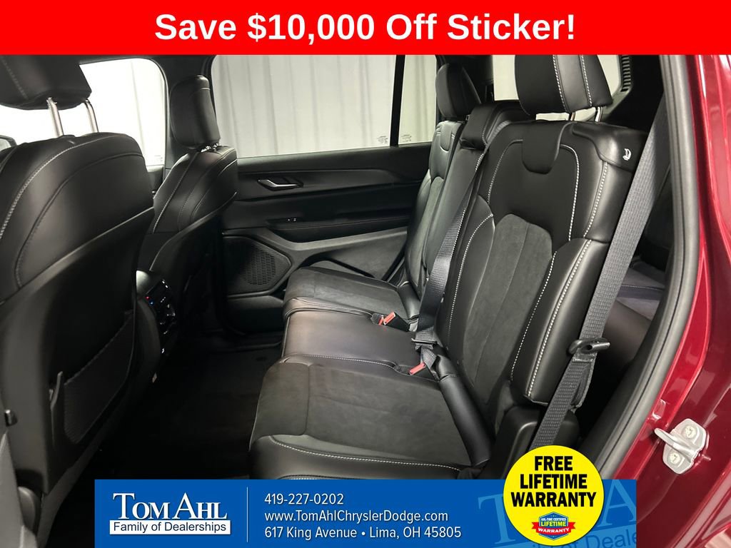 New 2025 Jeep Grand Cherokee L Laredo image 21