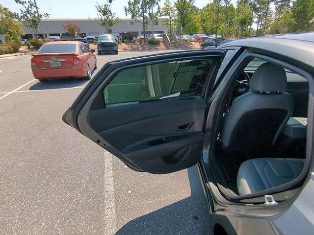Used 2024 Hyundai Elantra Limited FWD image 33