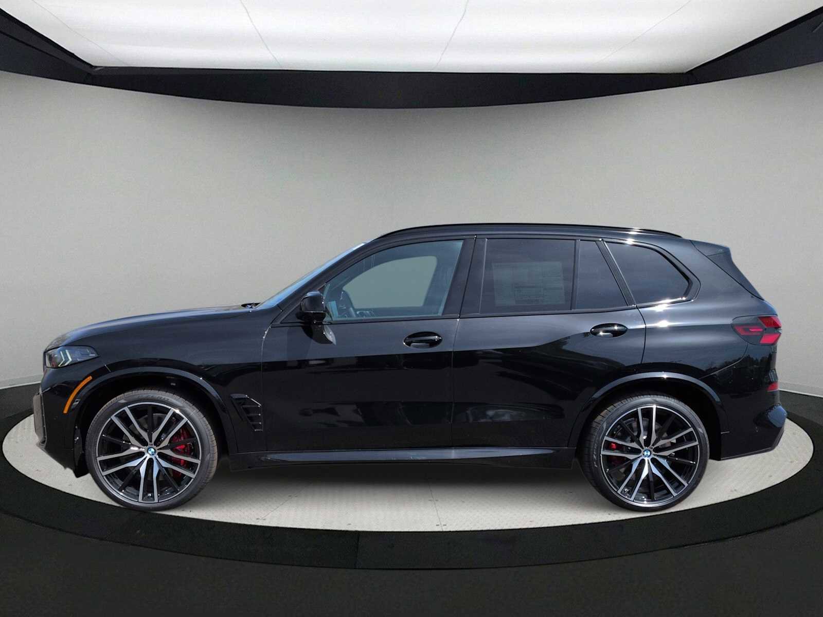 New 2026 BMW X5 M60i image 5