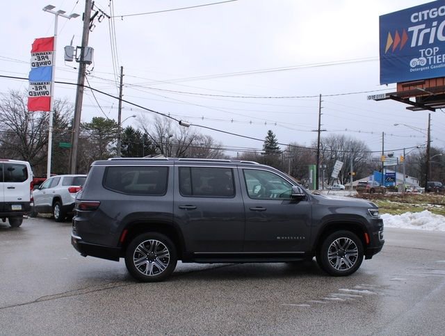 Used 2022 Jeep Wagoneer Series III w/ Flexible Seating Group image 3