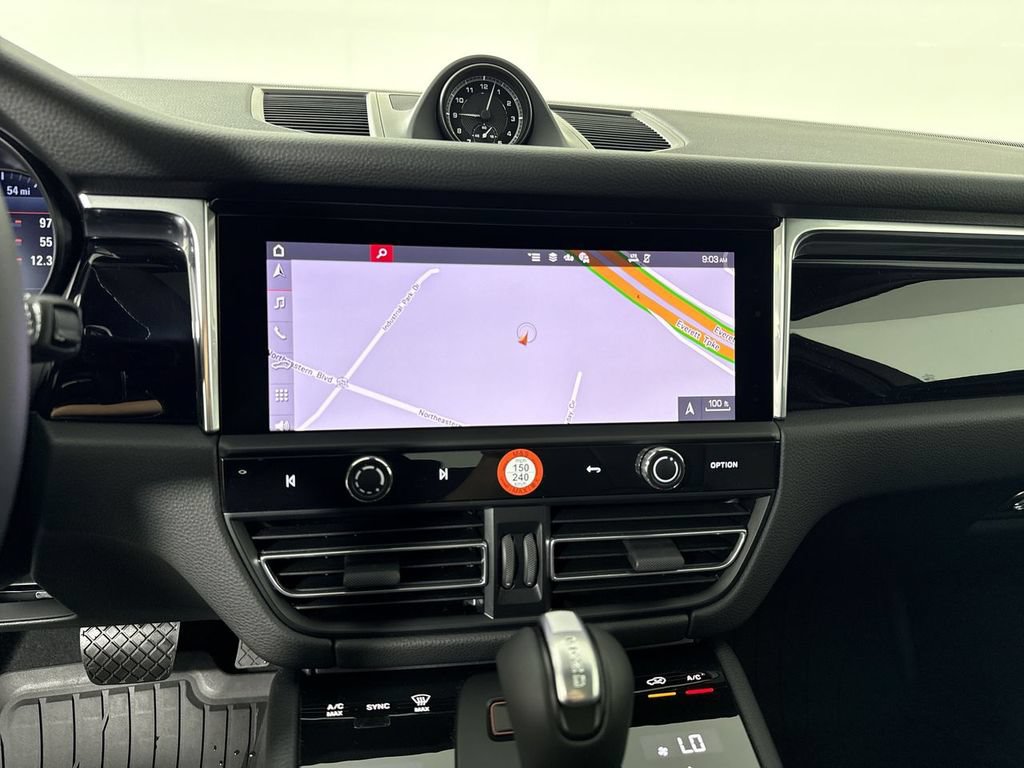 New 2026 Porsche Macan AWD/4WD image 26