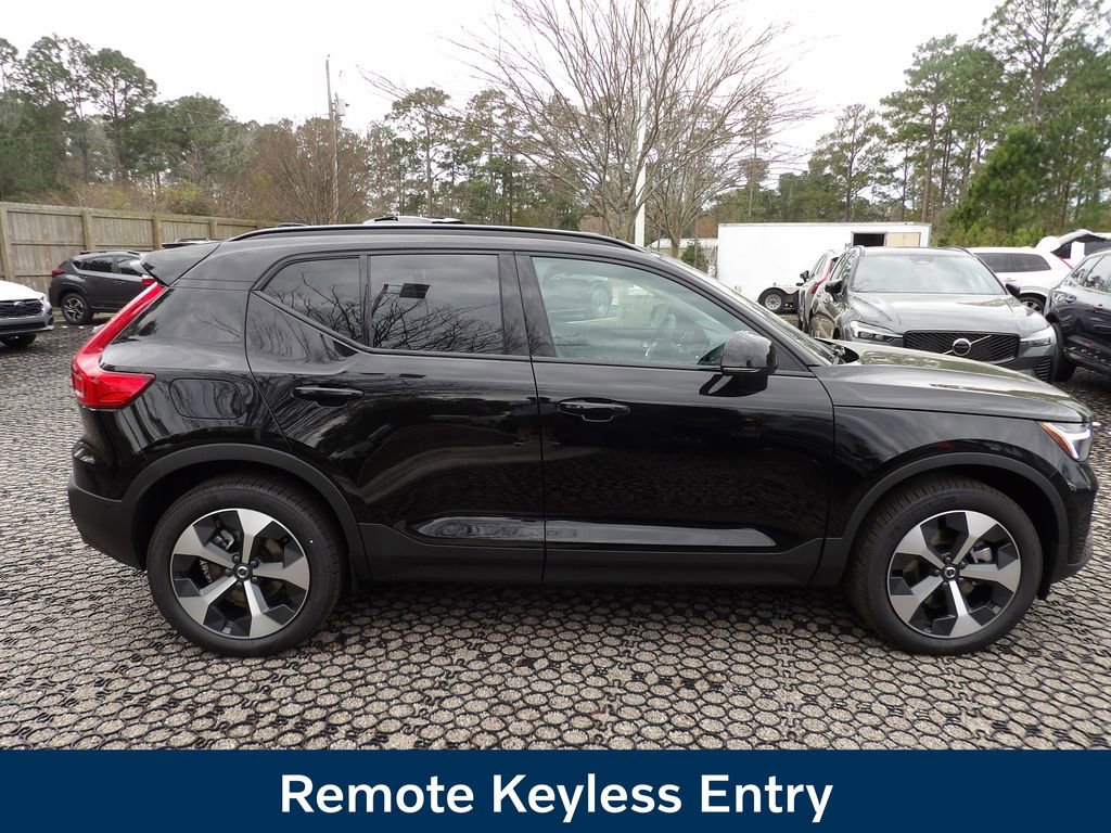 New 2026 Volvo XC40 B5 Plus w/ Protection Package Premier AWD/4WD image 4