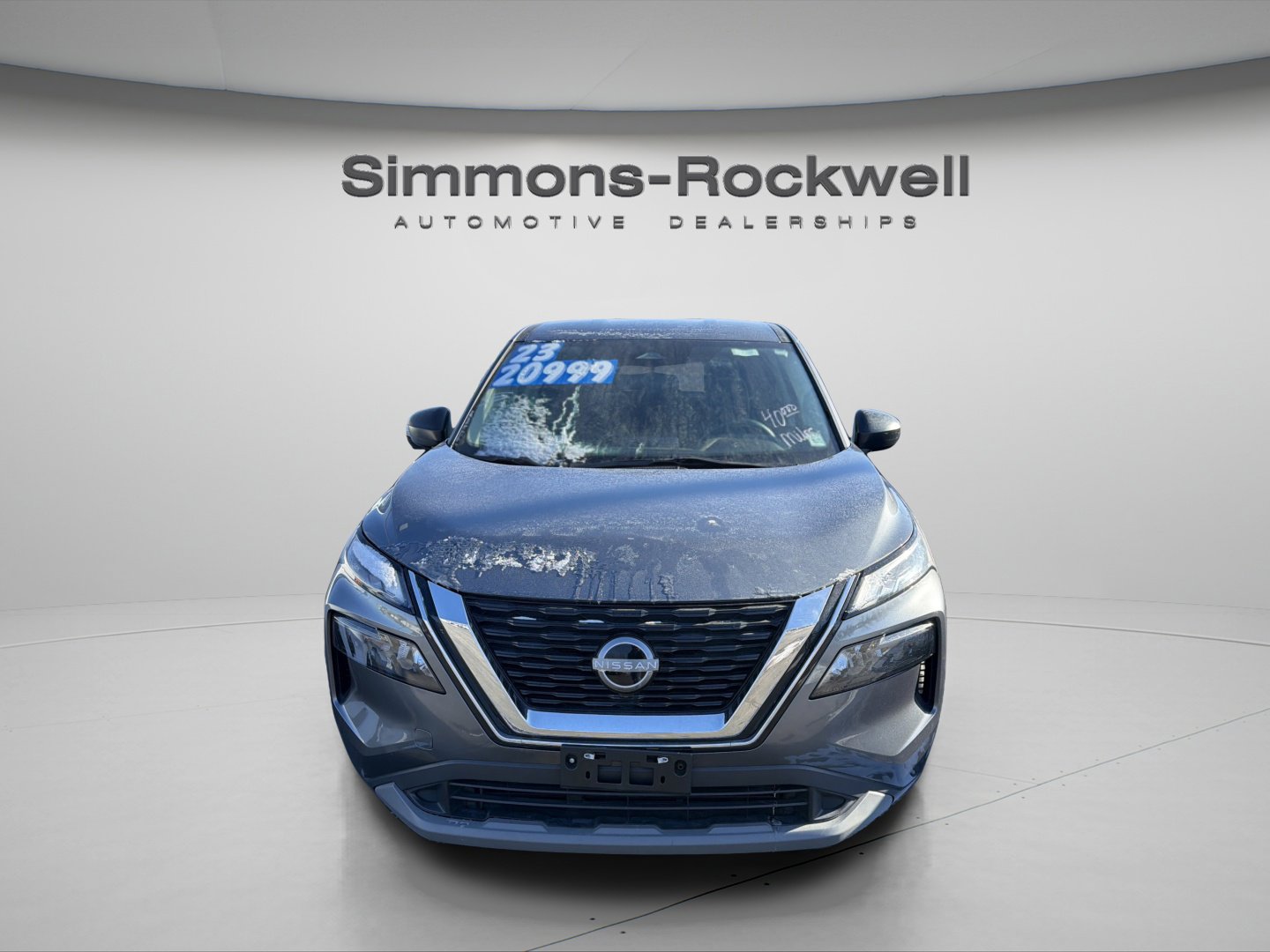 Used 2023 Nissan Rogue S image 2