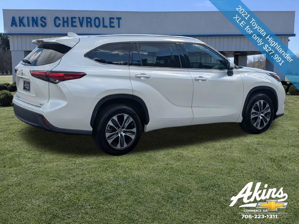 Used 2021 Toyota Highlander XLE FWD image 4