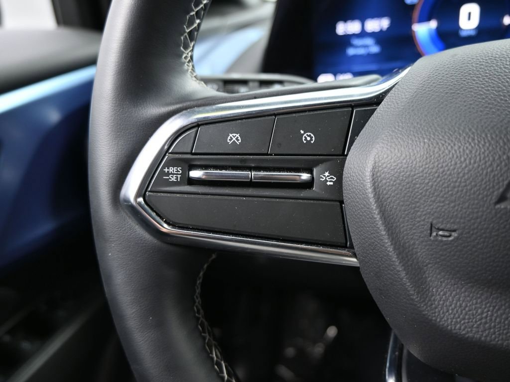 Used 2025 Chevrolet Equinox EV LT w/ Convenience Package image 26