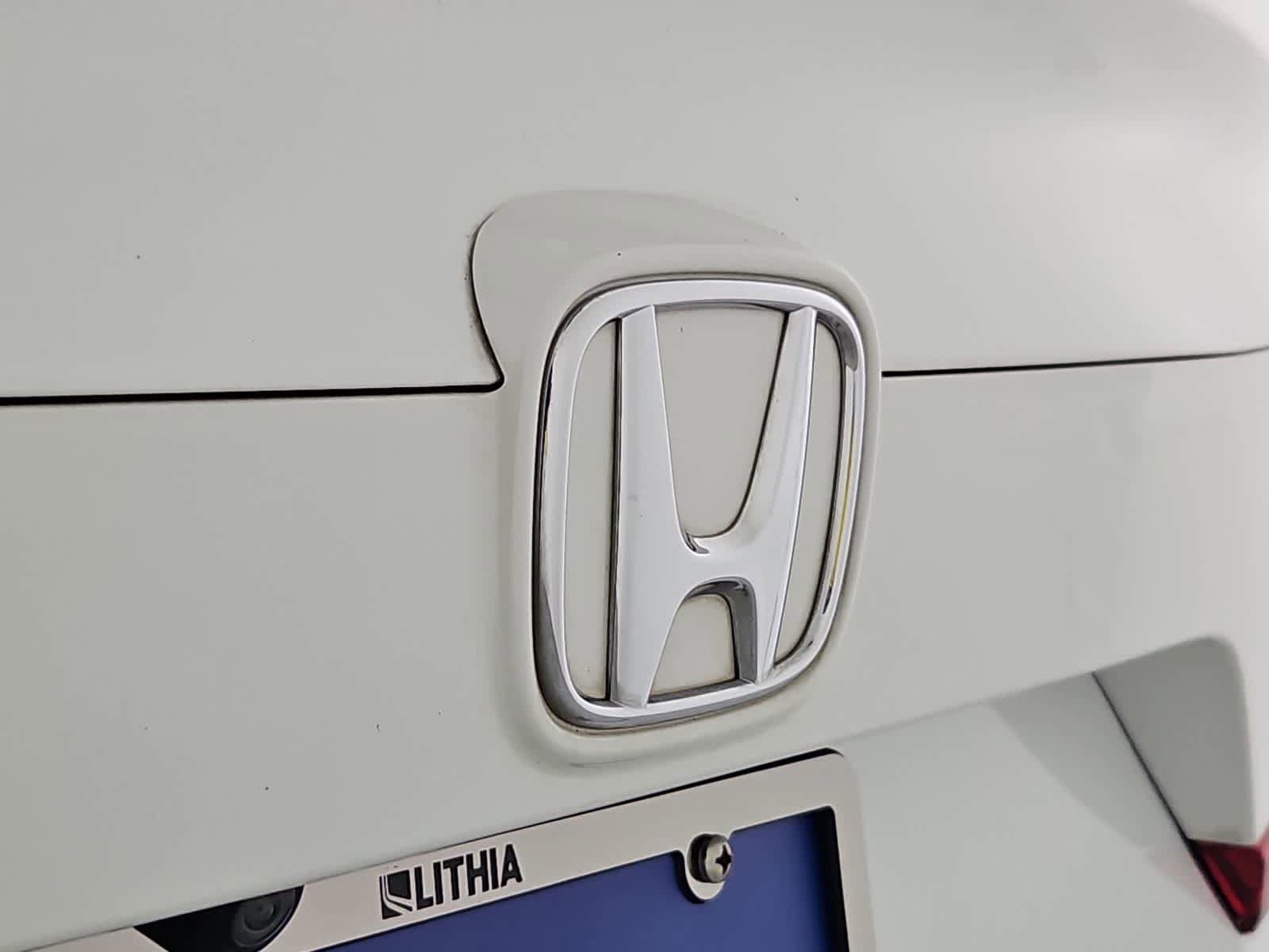 Used 2018 Honda Accord Touring image 11