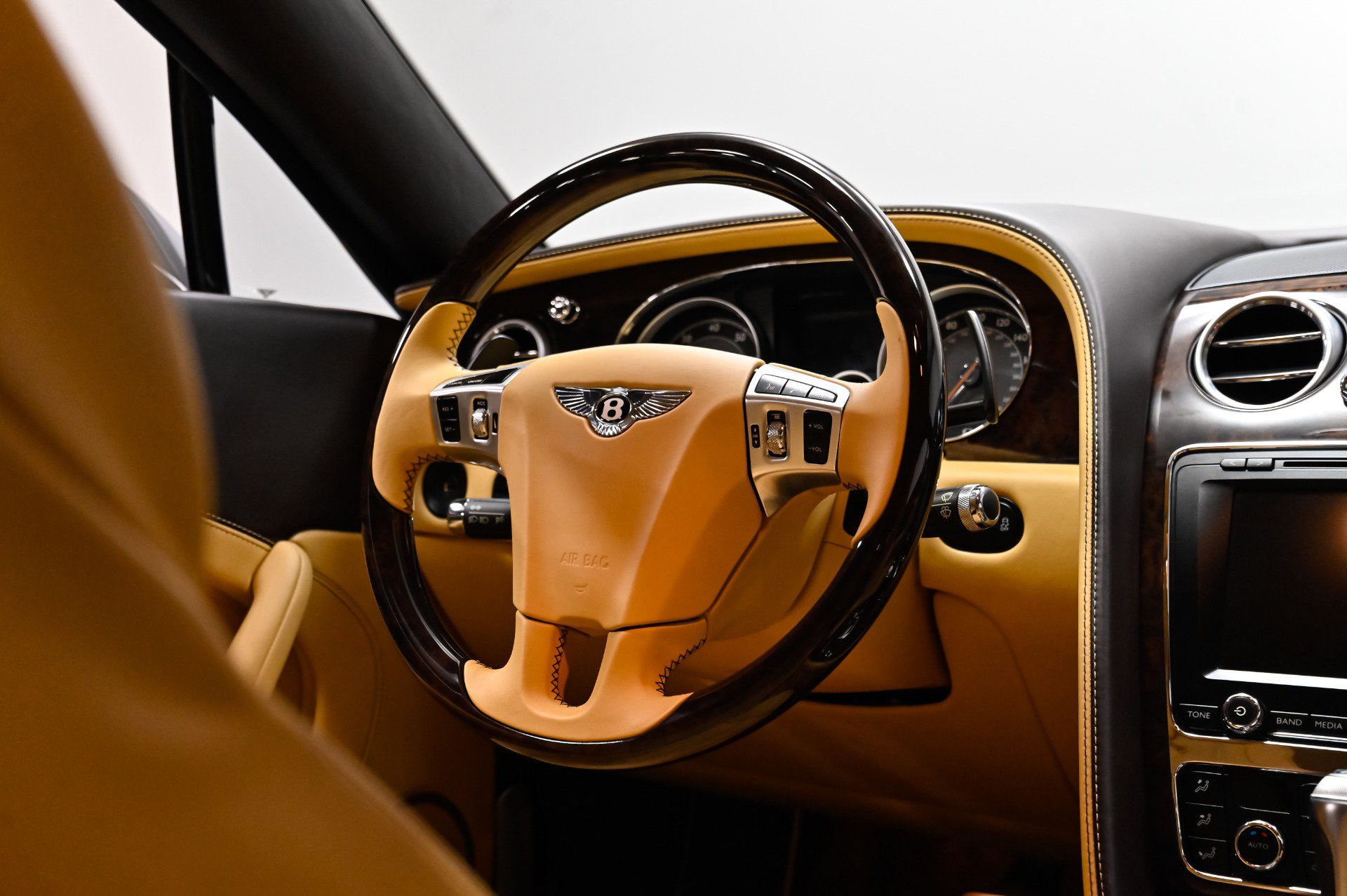 Used 2015 Bentley Continental GT AWD/4WD image 29