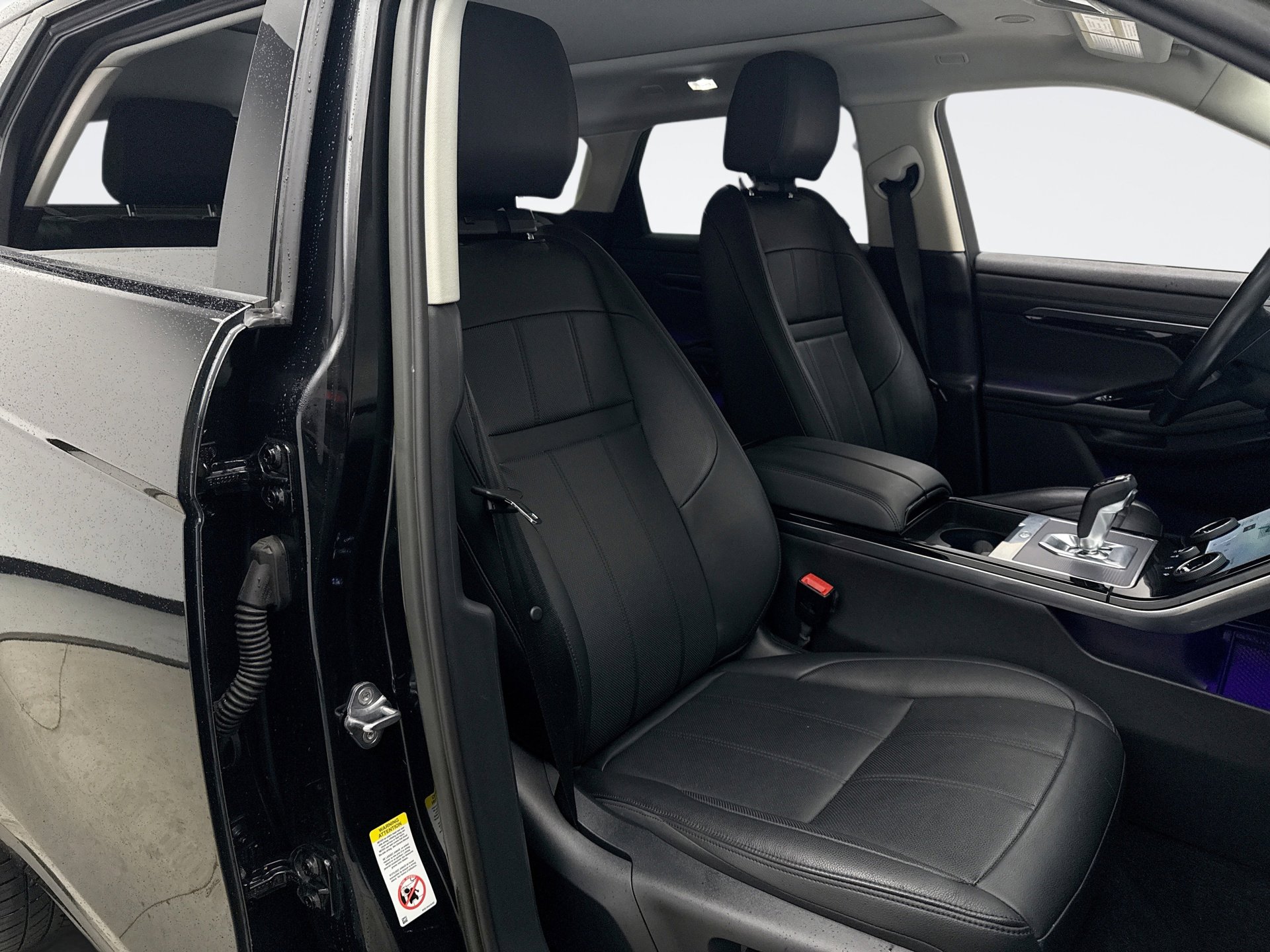 Used 2023 Land Rover Range Rover Evoque SE image 17