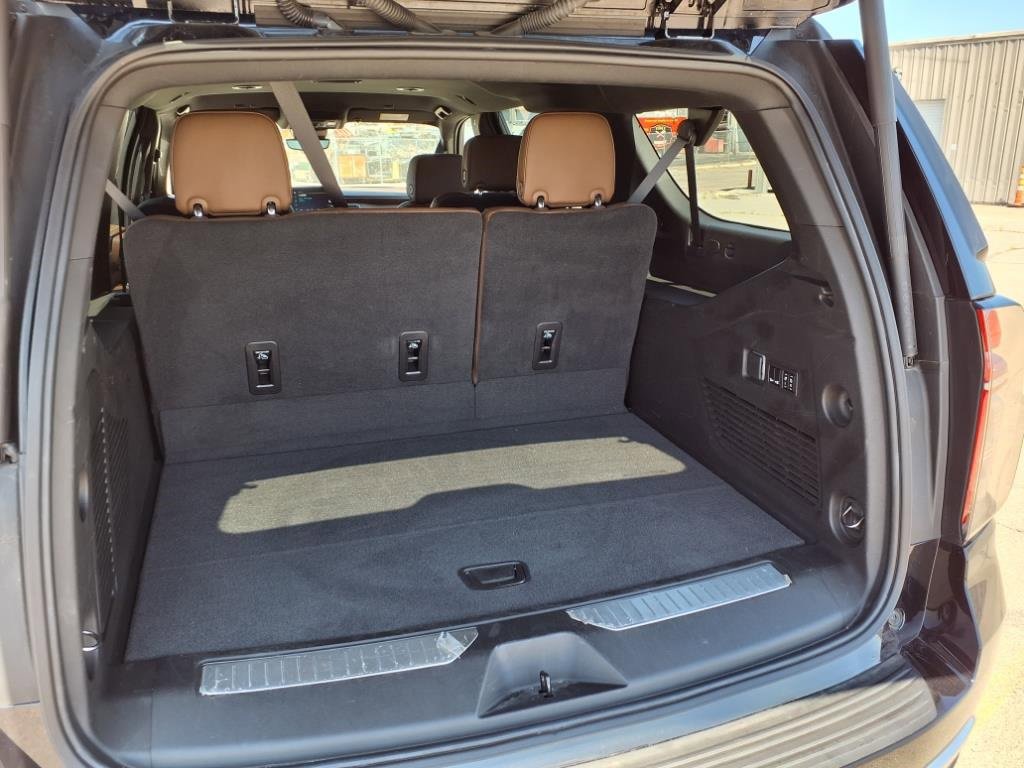 Used 2024 Chevrolet Suburban High Country image 18