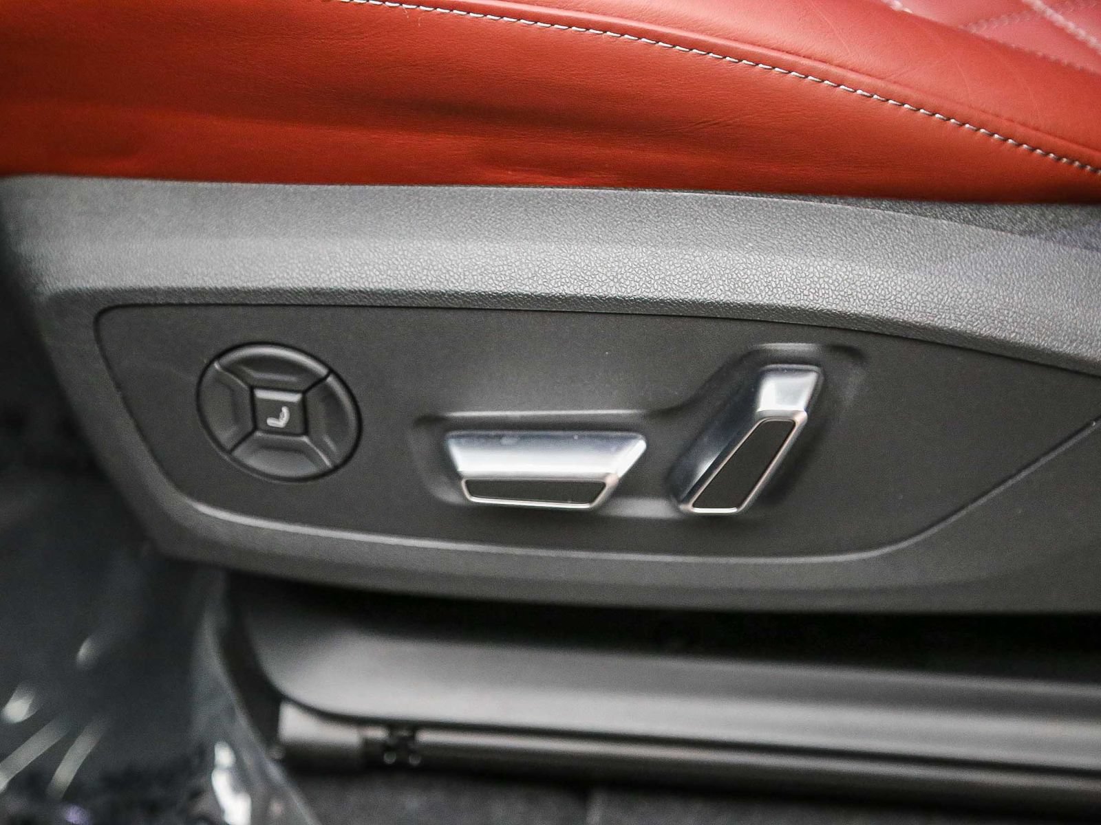 New 2027 Audi SQ6 e-tron Prestige AWD/4WD image 22