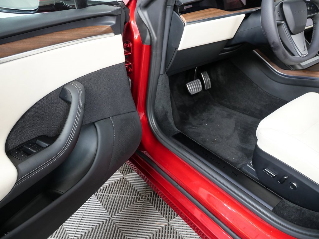 Used 2023 Tesla Model S Standard Range image 7