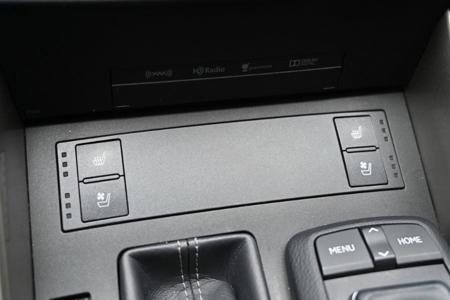 Used 2016 Lexus IS 300 4dr Sdn AWD w/ Navigation System Package image 22