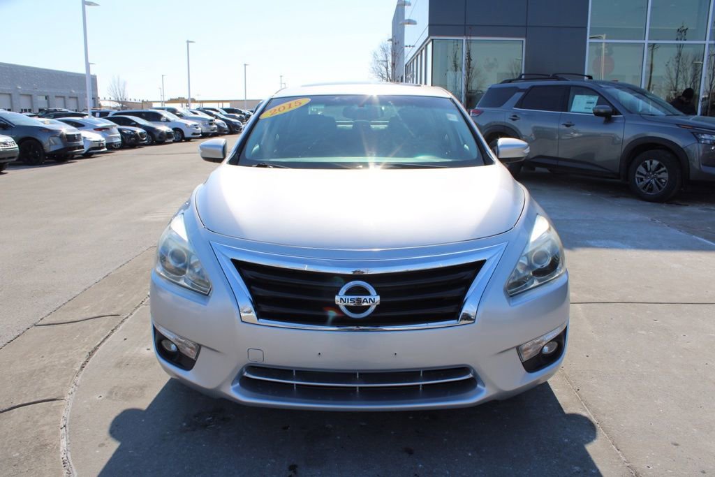 Used 2015 Nissan Altima 2.5 SV w/ Convenience Package image 2