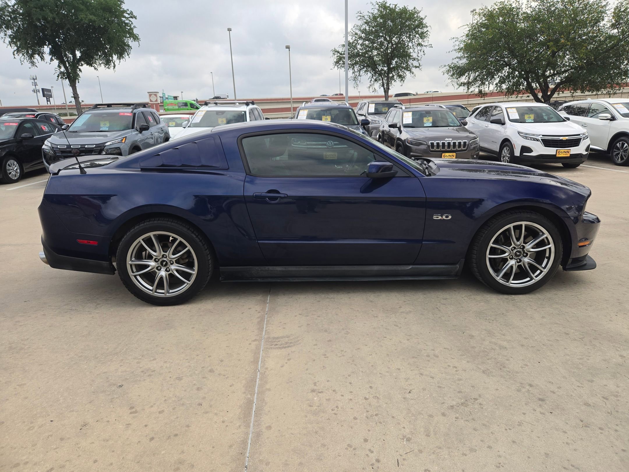 Used 2011 Ford Mustang GT Premium w/ Comfort Pkg image 2