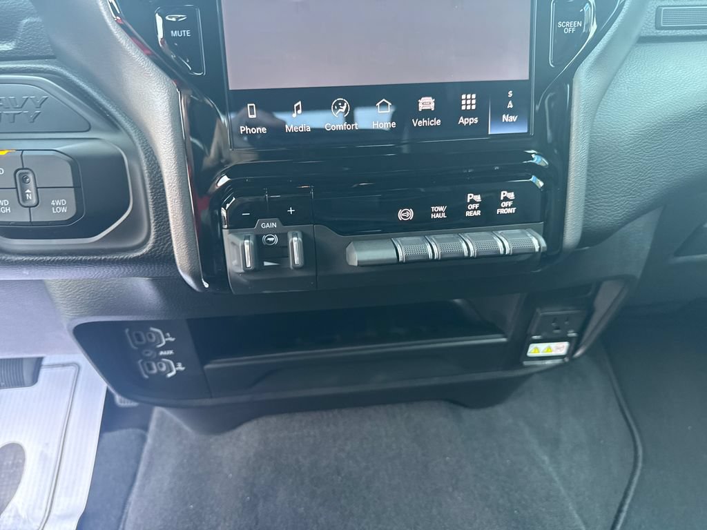 Used 2026 RAM 2500 Laramie AWD/4WD image 33