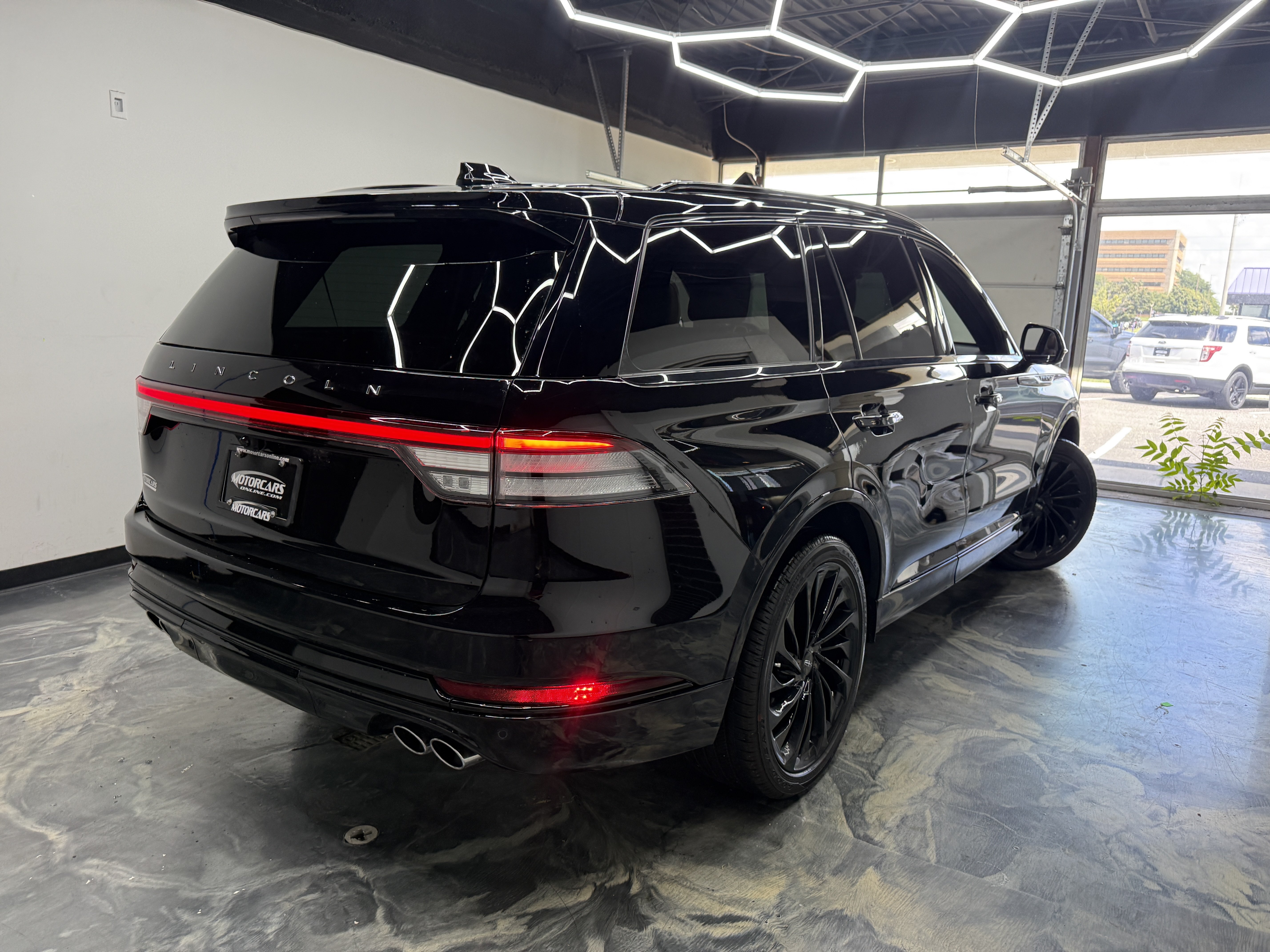 Used 2026 Lincoln Aviator Reserve w/ Jet Appearance Package AWD/4WD image 5