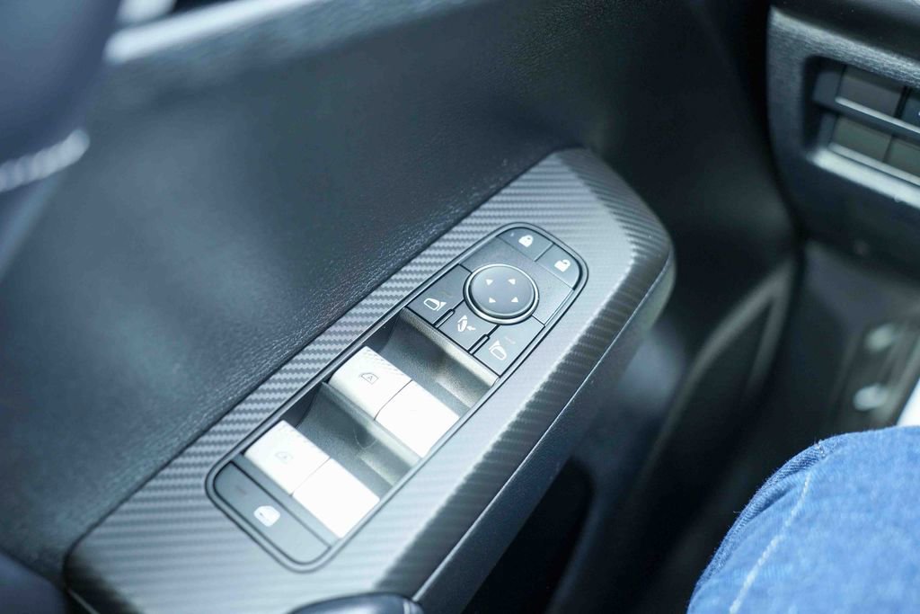 Used 2023 Mitsubishi Outlander SE image 28