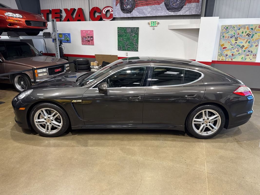 Used 2013 Porsche Panamera 4S image 95