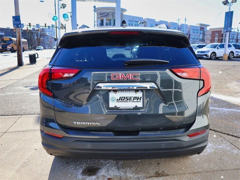 Used 2018 GMC Terrain SLE w/ Driver Convenience Package image 4