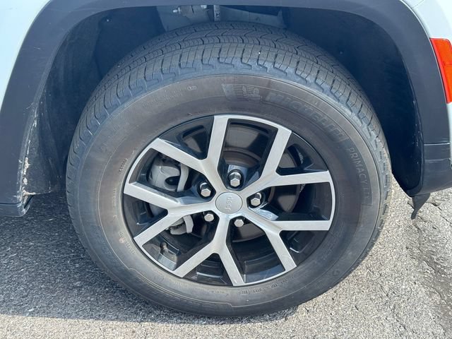 Certified 2023 Jeep Grand Cherokee L Limited w/ Luxury Tech Group II AWD/4WD image 9