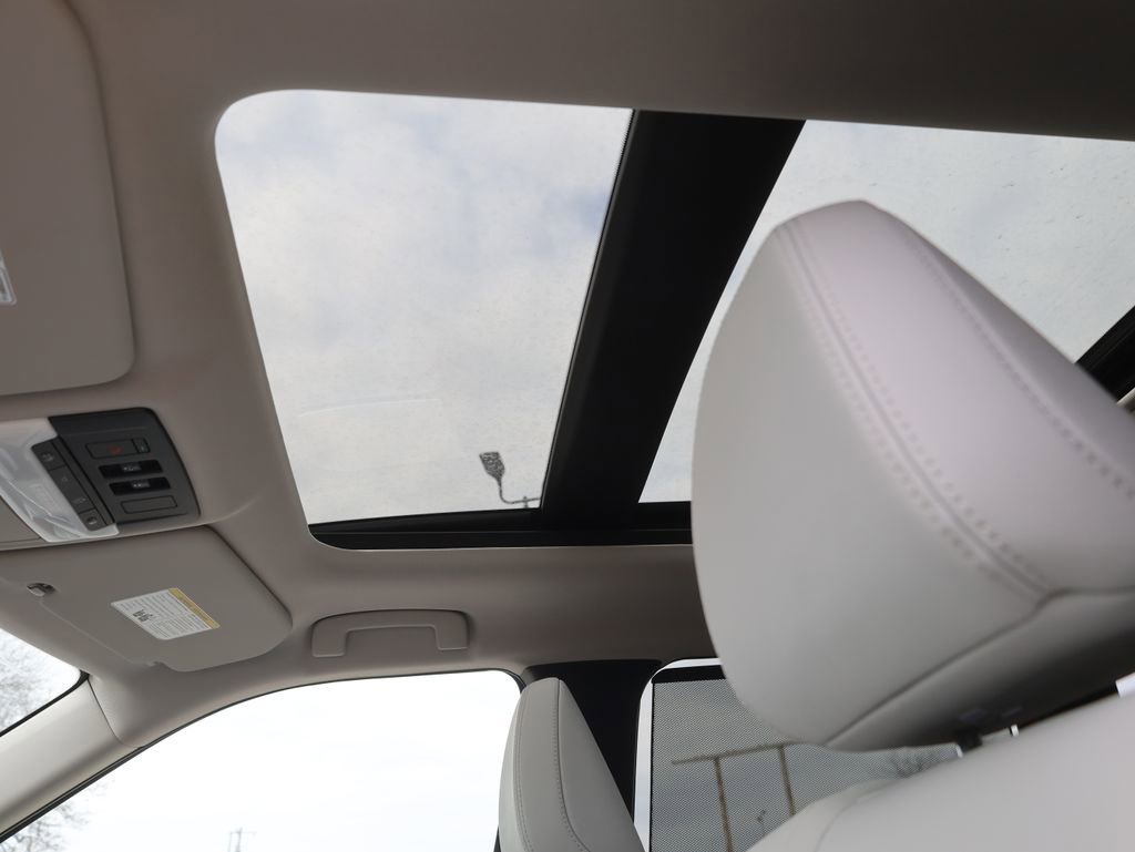 New 2025 Mitsubishi Outlander SEL image 37