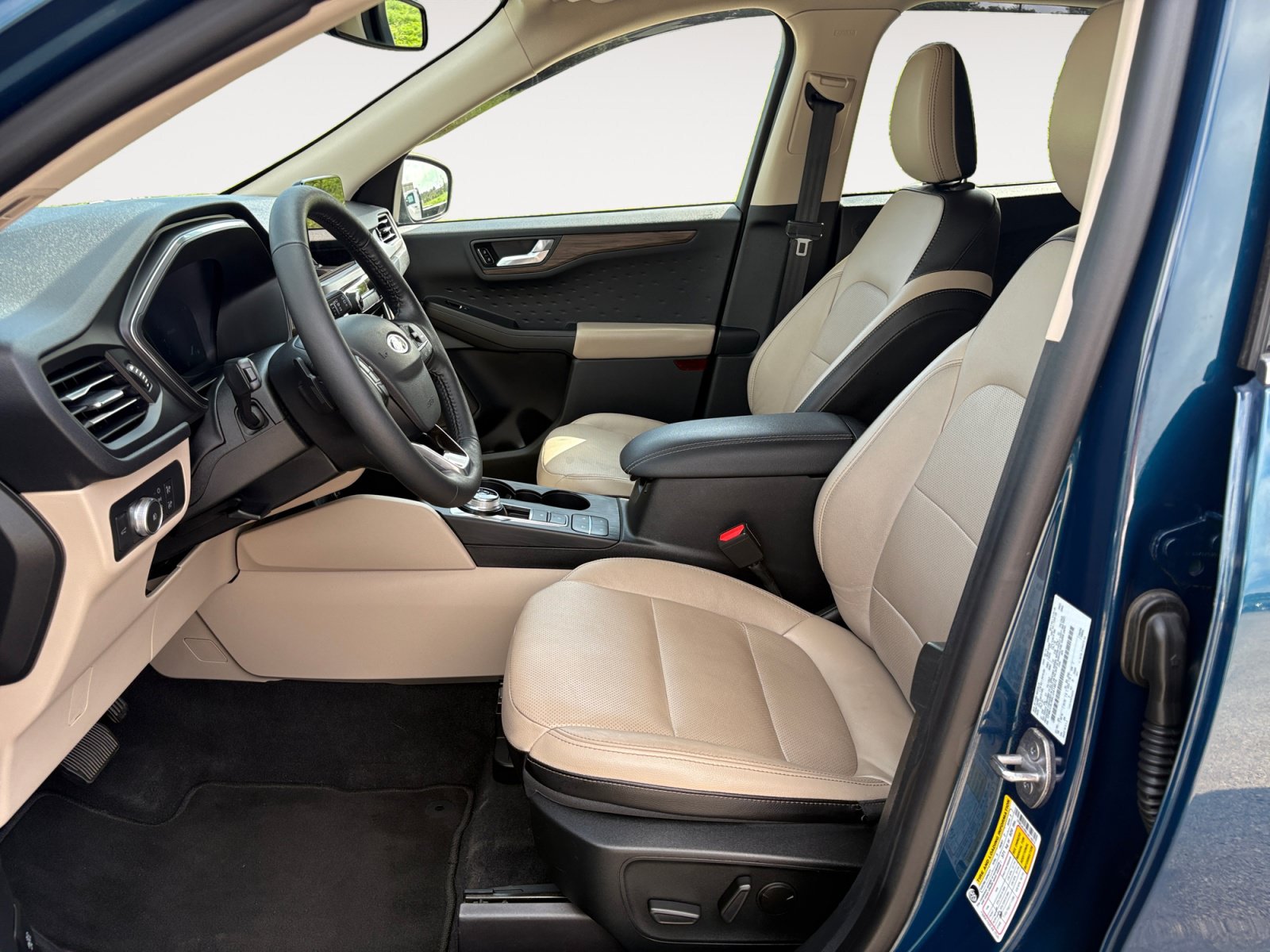 Used 2020 Ford Escape Titanium AWD/4WD image 20