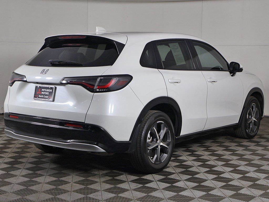 Used 2025 Honda HR-V EX-L image 10