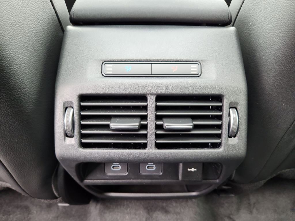 New 2026 Land Rover Discovery Sport Landmark image 26