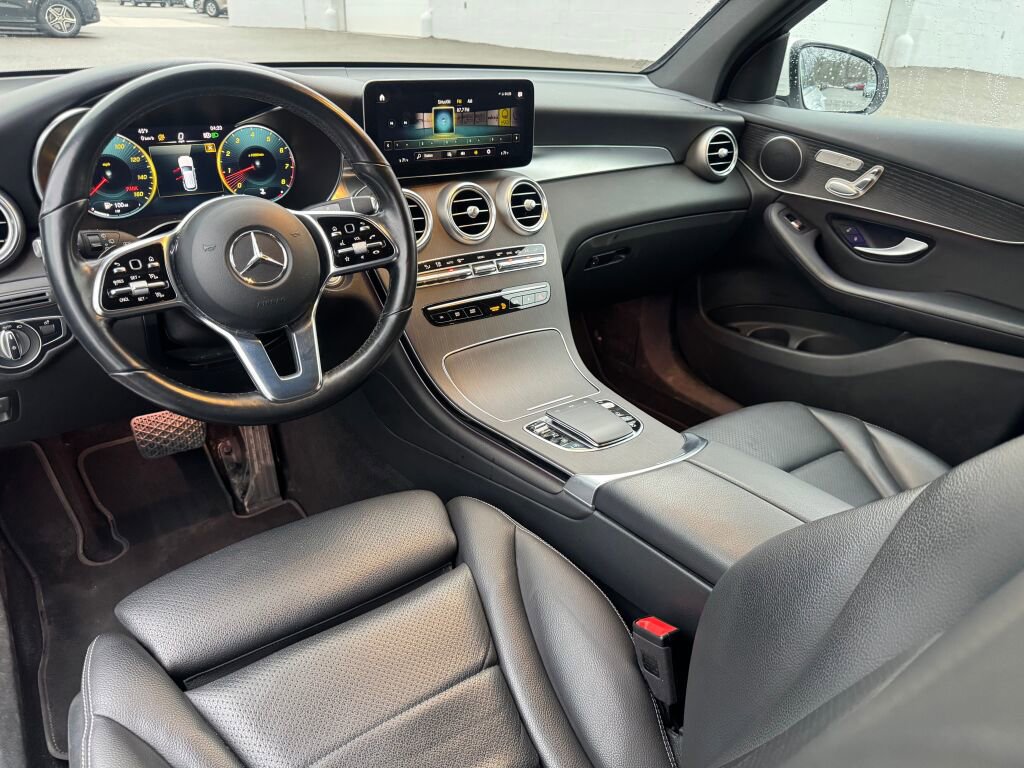 Certified 2022 Mercedes-Benz GLC 300 4MATIC image 2